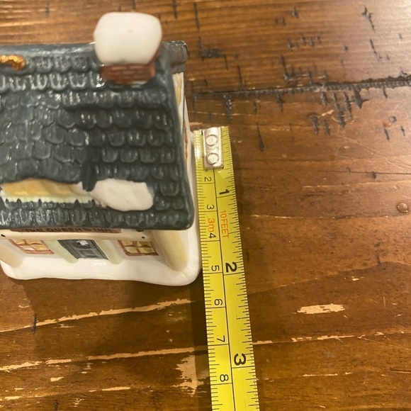 SET of Three Vintage Readers Digest Ceramic Bell Ornaments circa 1991 - Picture 11 of 13